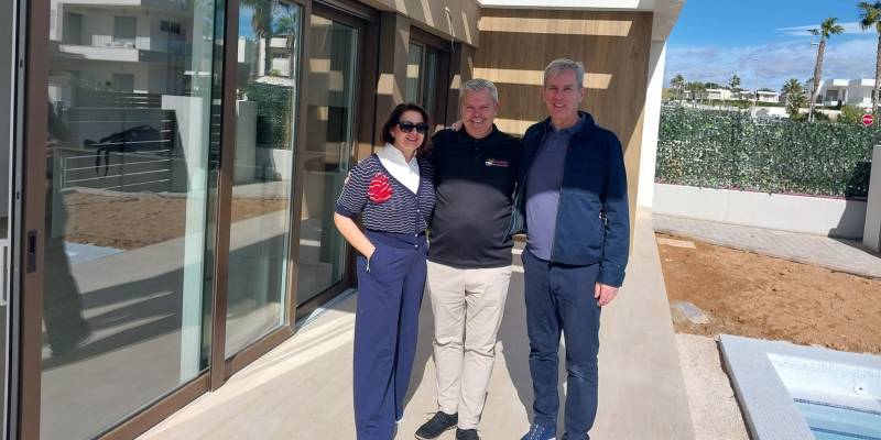 Another delighted couple!